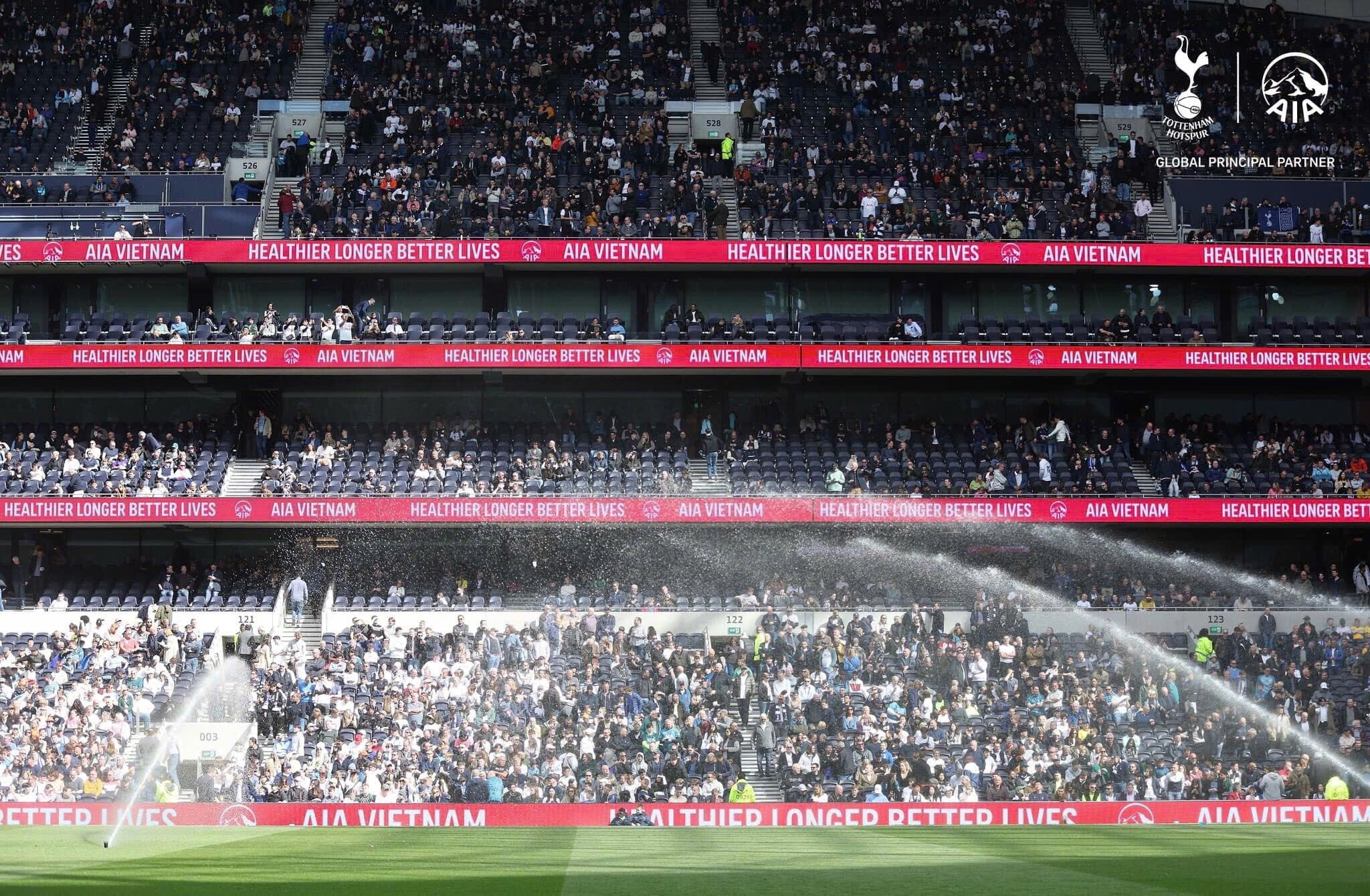 Vinh danh trên sân vận động của Câu lạc bộ bóng đá Tottenham Hotspur