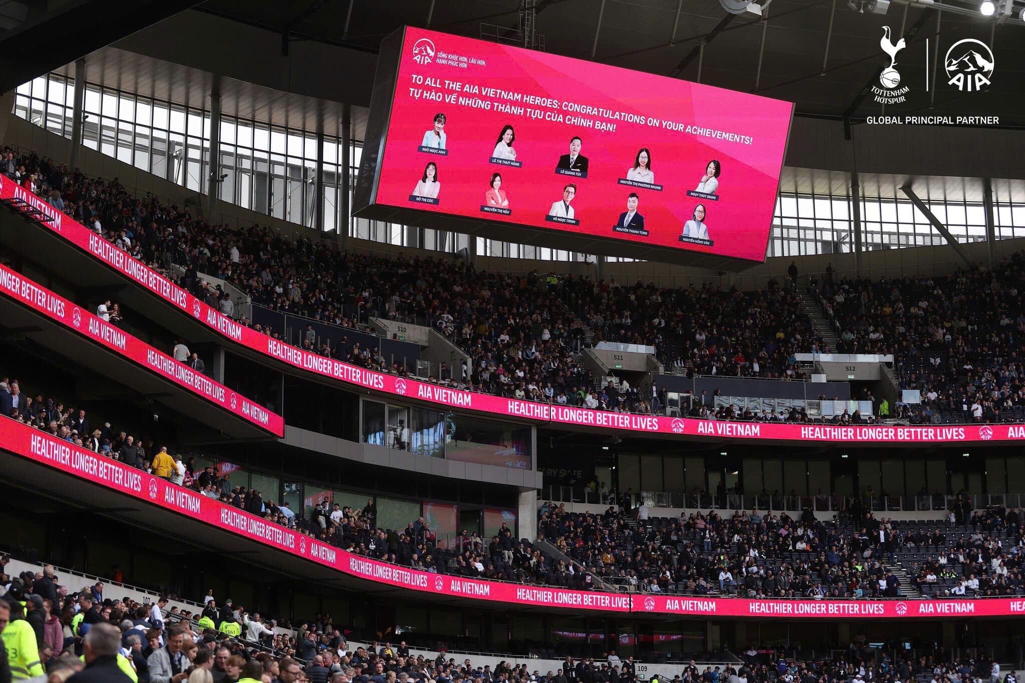 Vinh danh trên sân vận động của Câu lạc bộ bóng đá Tottenham Hotspur