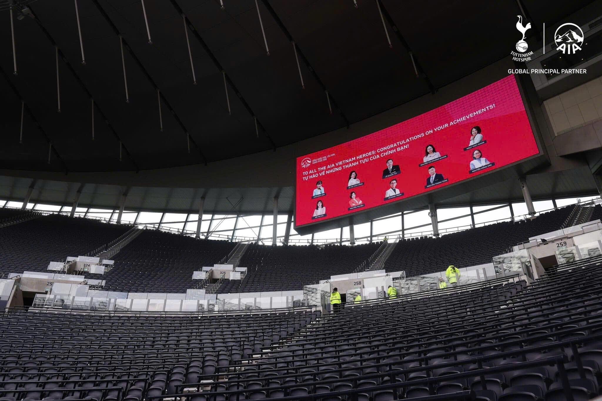 Vinh danh trên sân vận động của Câu lạc bộ bóng đá Tottenham Hotspur